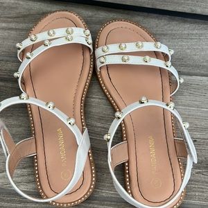 Pandaninjia white sandals with pearls sz2